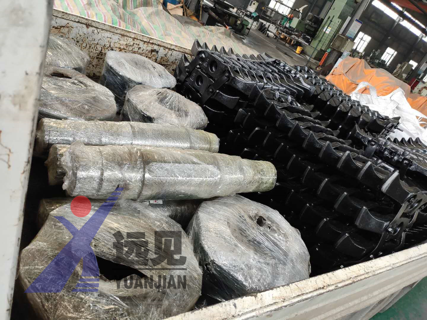 客戶訂購的一批鏈輪組件、刮板發貨